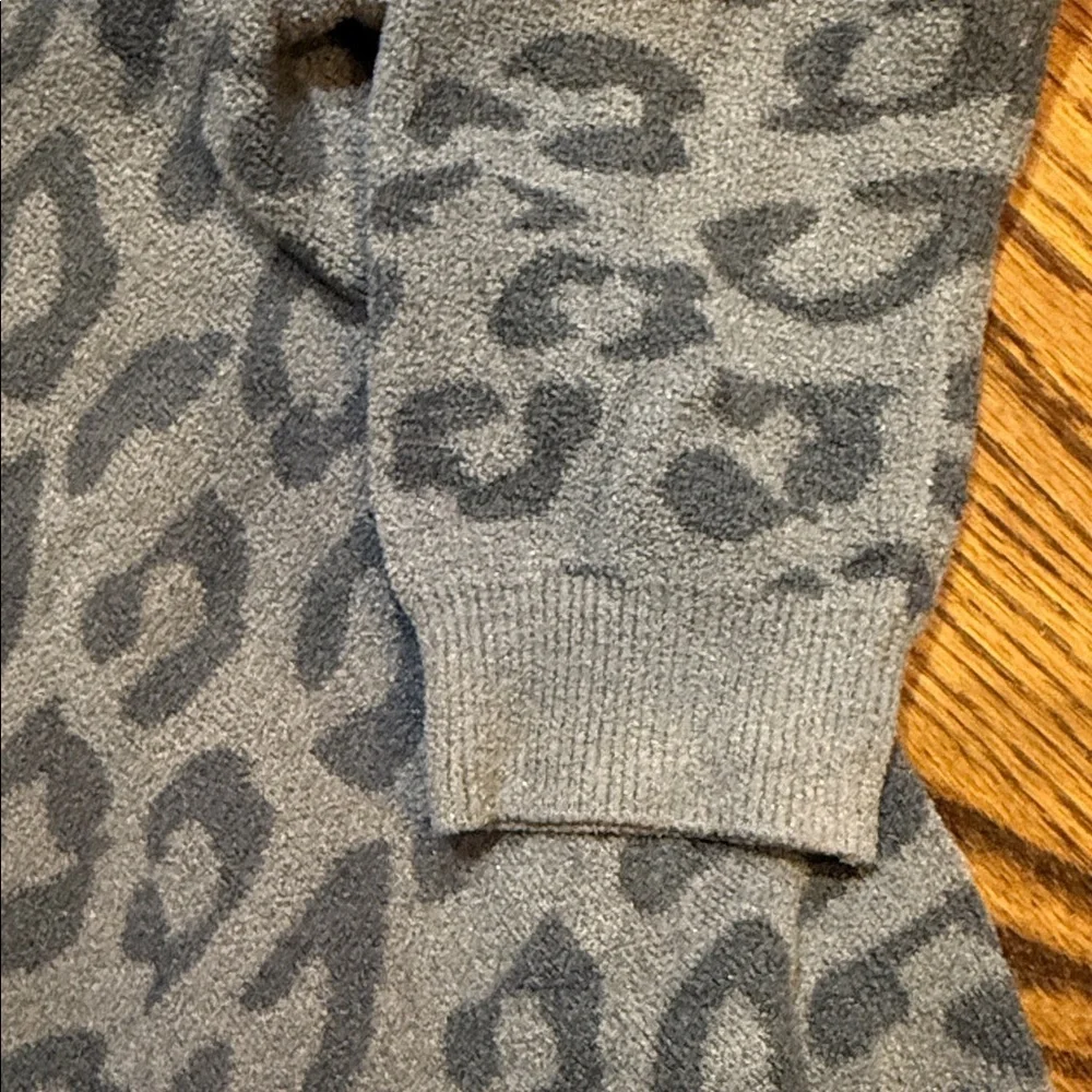 Barefoot dreams girls matching leopard print set (top/bottom) size 12/14 EUC